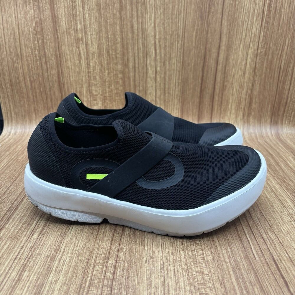 OOFOS OOmgee Mesh Low Mens 8 Black White Recovery Slip On Shoes Q1-2282021-2
